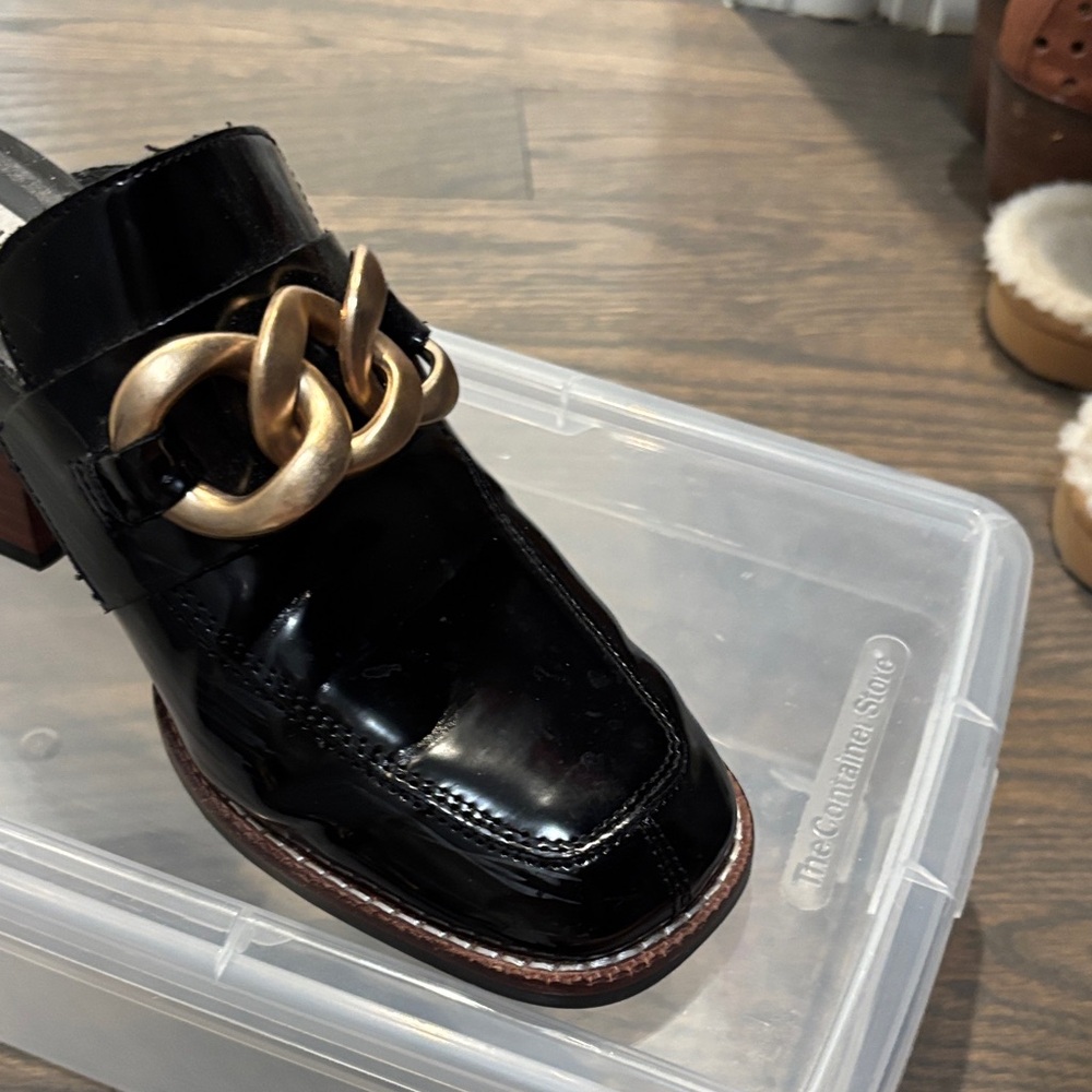 Steve Madden Black Patent Mules with Gold Chain Accent, size 6.5